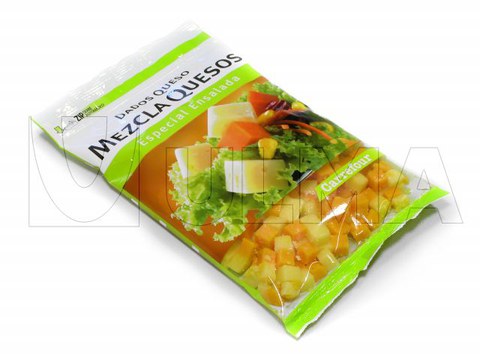 Dés de fromage emballés sous atmosphère modifiée sur une ensacheuse verticale (VFFS)