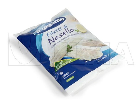 Emballage de filets de poisson surgelés sur une machine verticale (vffs)