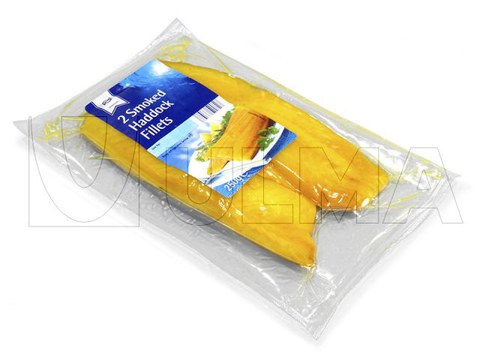 Conditionnement de filets de saumon fumé sous vide en thermoformage avec film souple